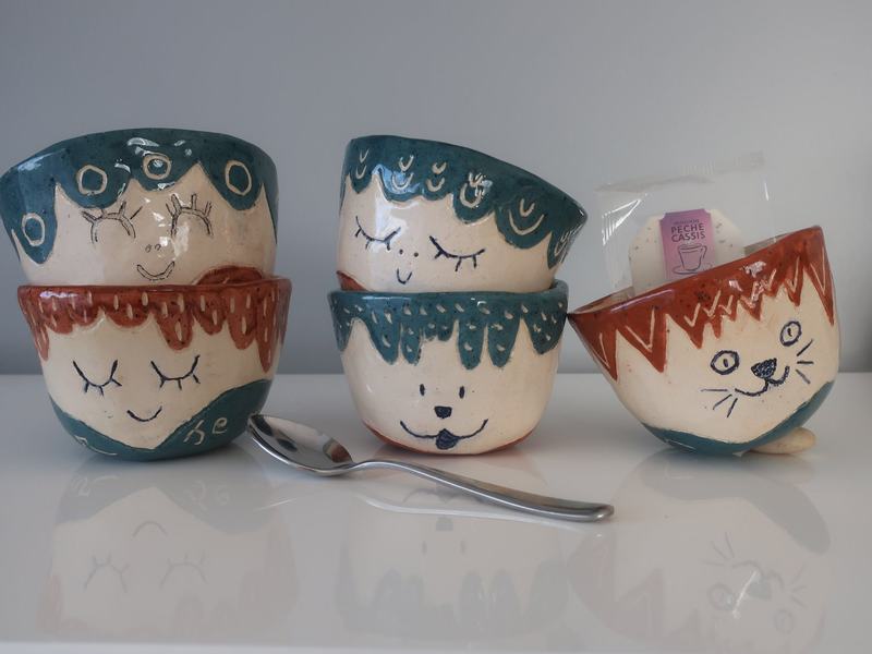 Tasses à sourire bleu canard et chat