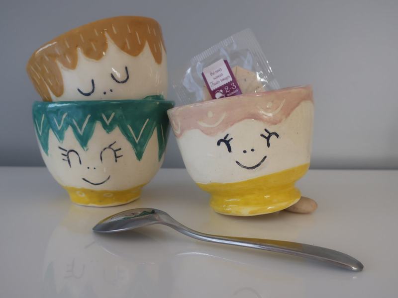 Trio de tasses colorées